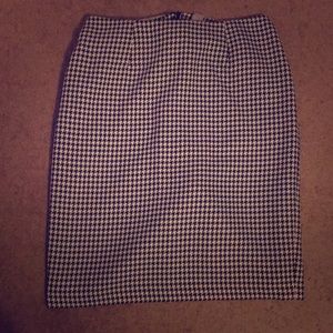 Jones Studio Lined Black and White Skirt 16W